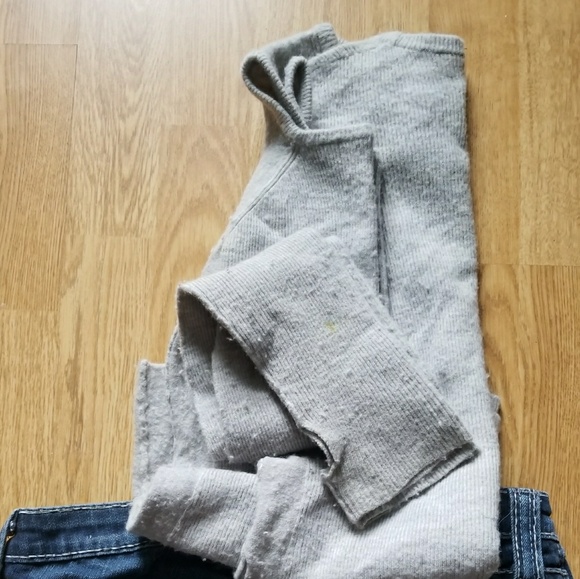 Sweater - Picture 6 of 6